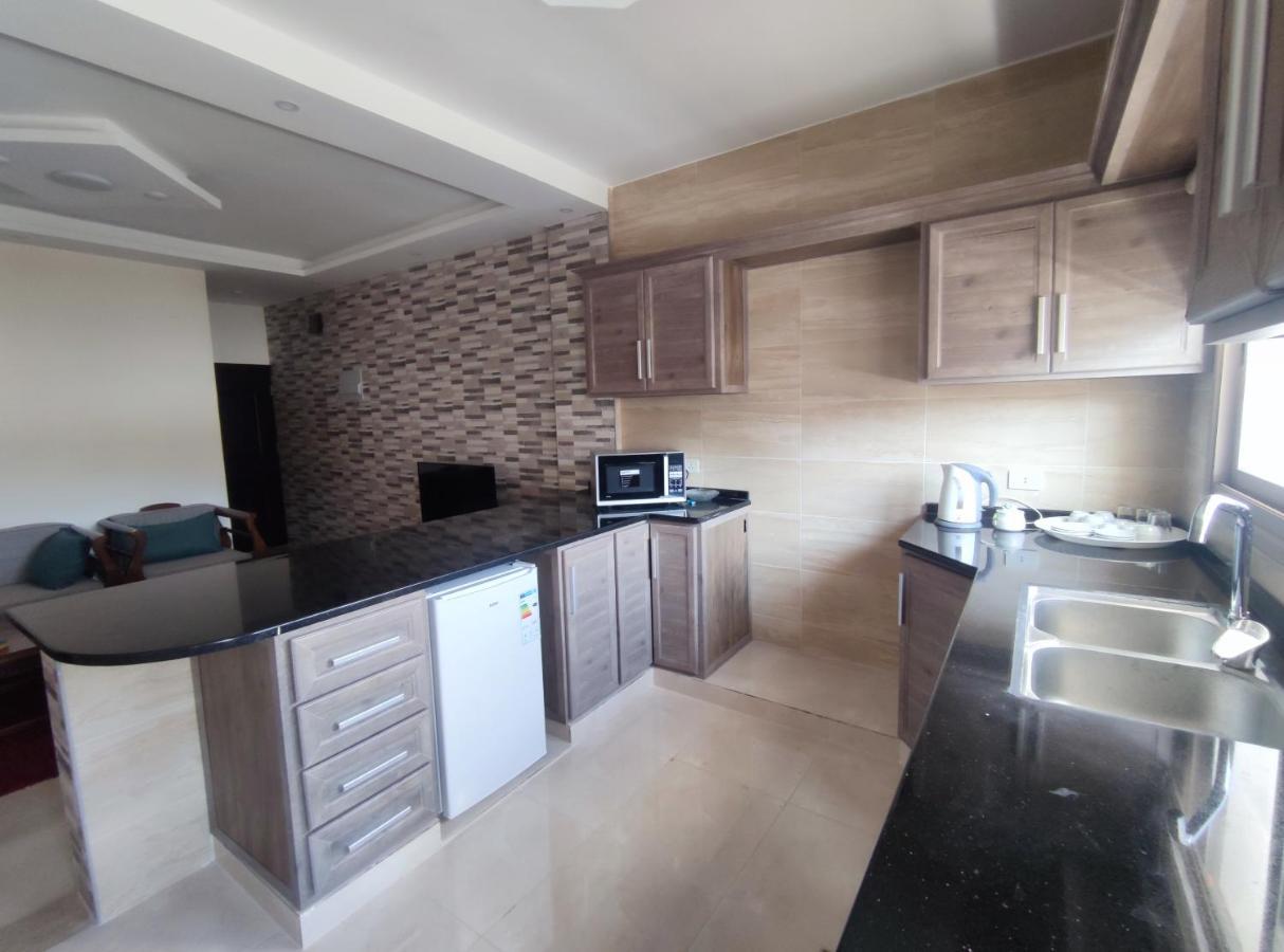 Red Rose City Apartment وادي موسى المظهر الخارجي الصورة